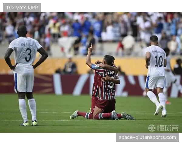 半场：尼斯0-1暂负里尔，乔纳森·戴维点射破门